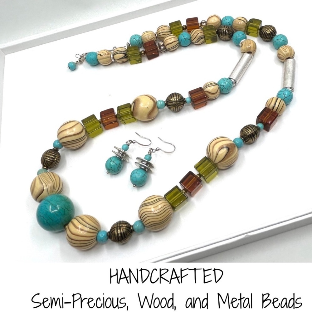 🎁GiftReady NWT Handmade Chunky Wood and Semi-Precious Necklace and Earrings SET